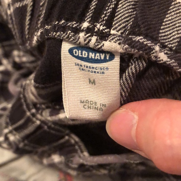 Old navy pair of pajama pants - Picture 3 of 3